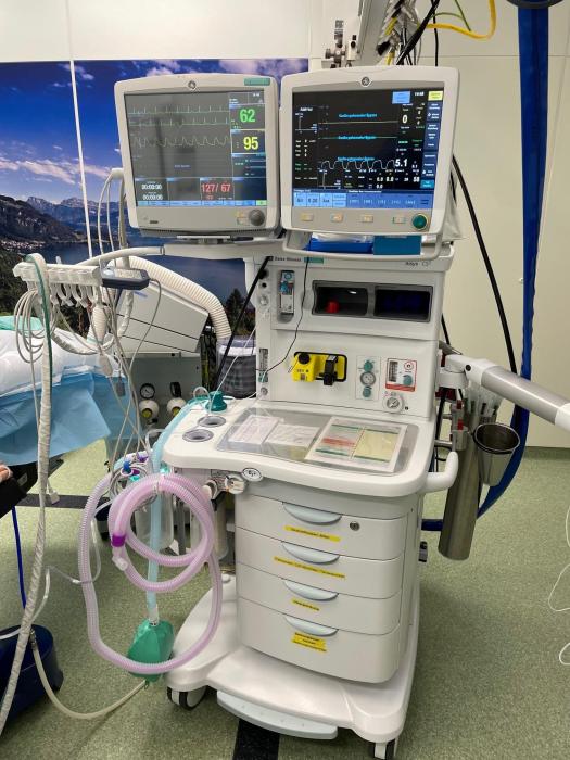 Bulk of 9 GE S/5 Aysis CS2 and GE Carestation 750C make an OFFER!